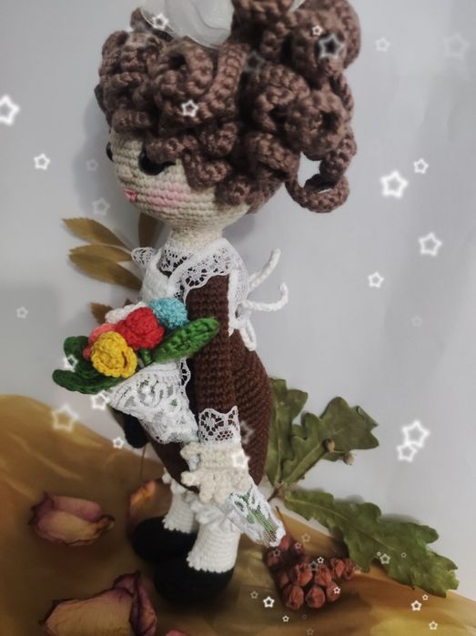 Кукла вязаная школьница