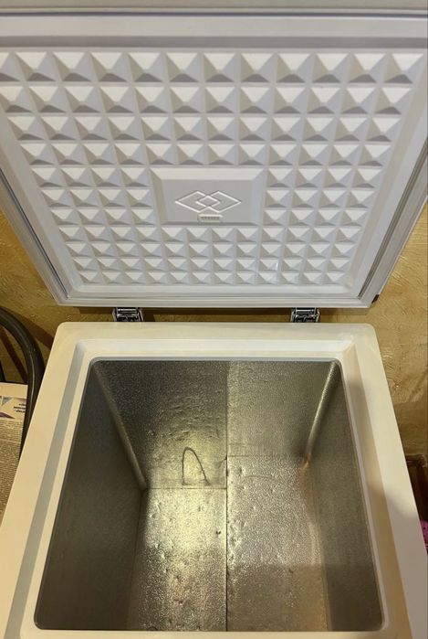 Продам сломанный морозильник