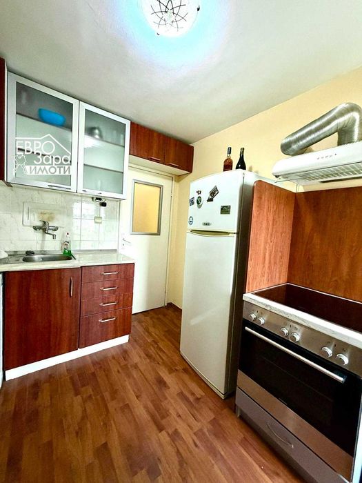 Дава се под наем Тристаен апартамент в Стара Загора, Център - 45 кв.м за 278.97 € - Снимка #2