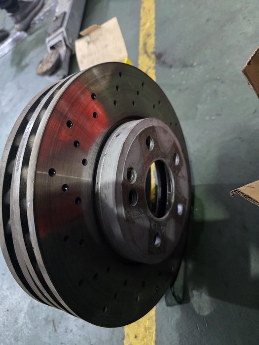 Discuri/placute Mercedes CLA 2013 2017 fata perforate si ventilate ATE