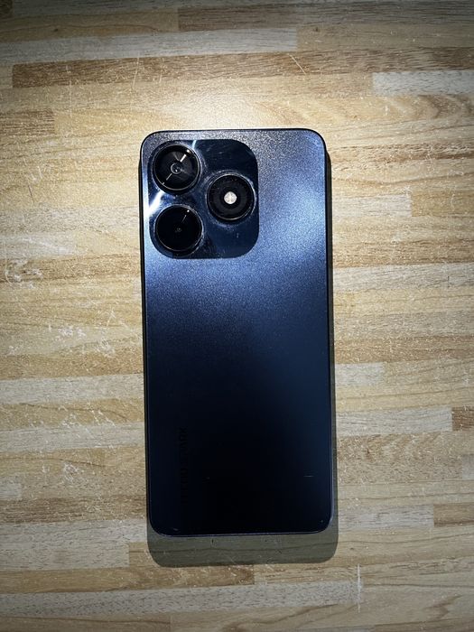 TECNO SPARK 10 128GB в хорошем состояни