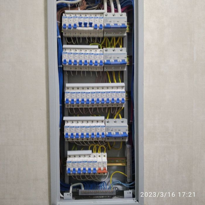 7/24Электирик Мастер стаж более 7лет.1год гарантия.