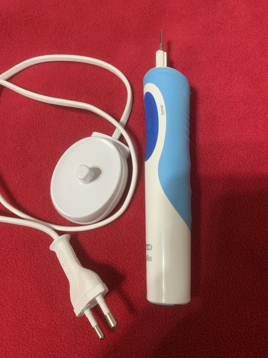 periuta dinti ORAL-B