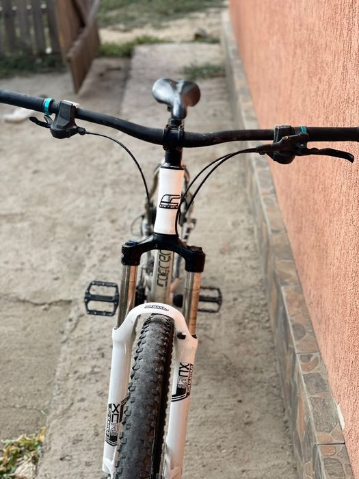 Bicicleta de vânzare