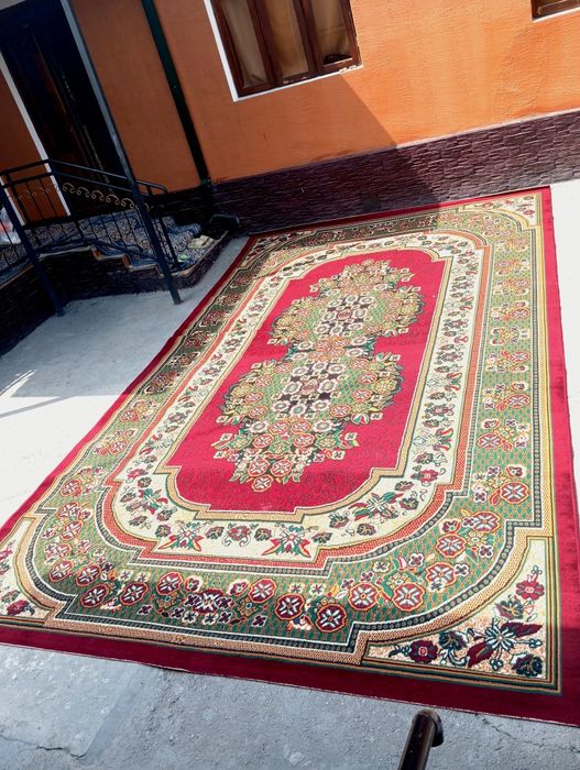 Гилам сотилади 3/5 янгидек 1 2марта солиб аккуратно олиб куйилган