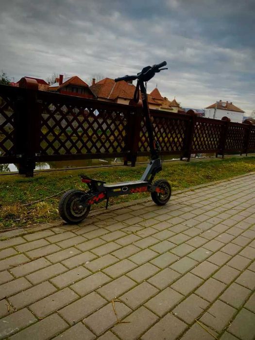 Vand trotineta electrica g2 sau schimb