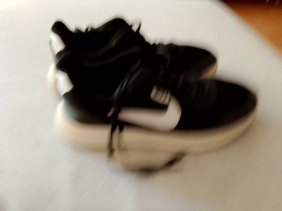 Продавам маратонки nike