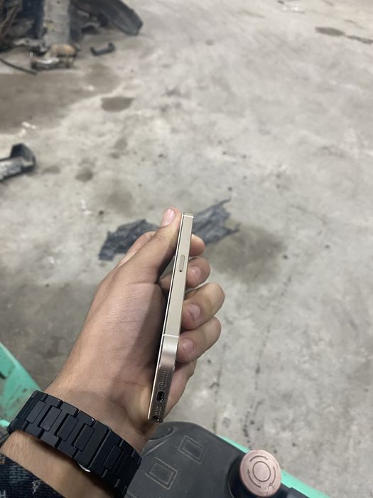 Продам IPhone 5 s