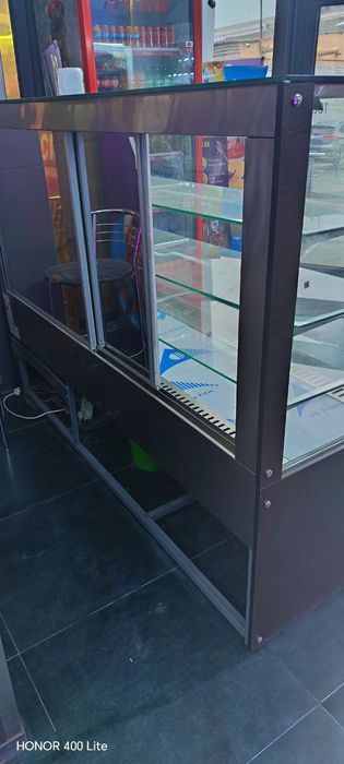 Витрина холодильник 2метр сотилади