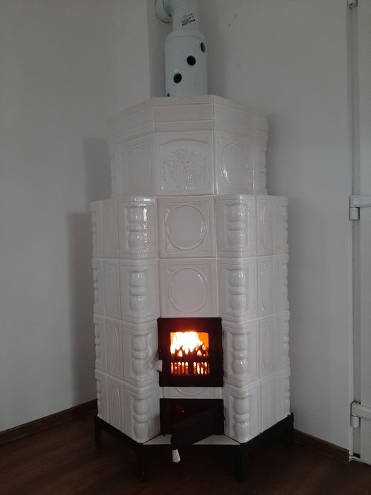 Soba pe colt din teracota