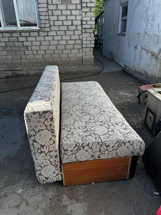 Продам диван , самомовывоз