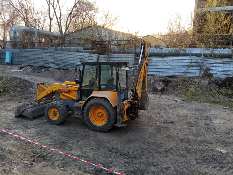 Аренда экскаватора 3 в 1 с водителем