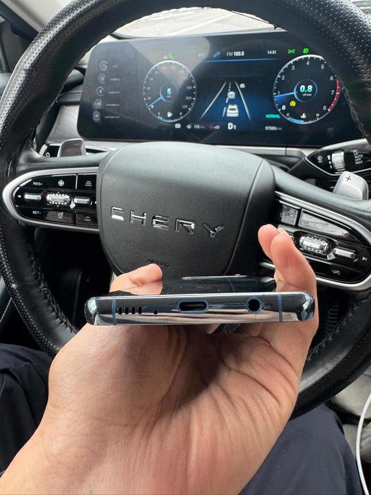 Samsung s10 + продаю