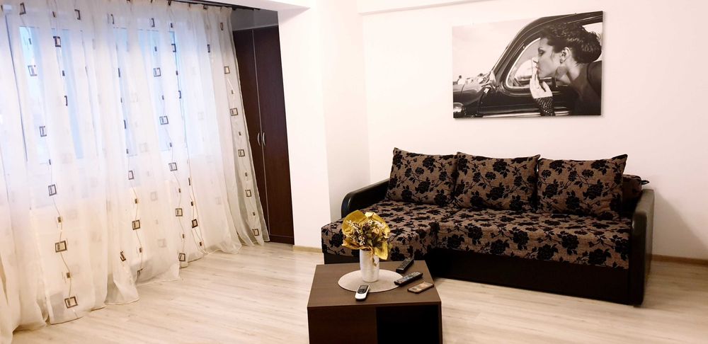 Vand Apartament  3 camere , Bd.Alexandru Obregia