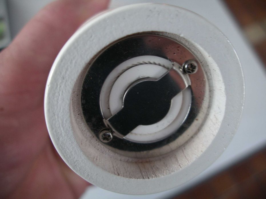 Сувенирен комплект солница и мелница за пипер