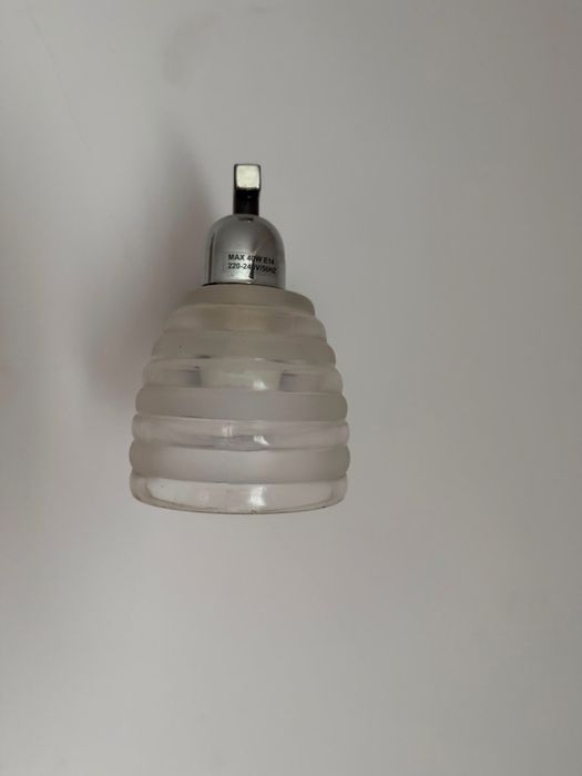 Vand 2 lustre si 4 aplice