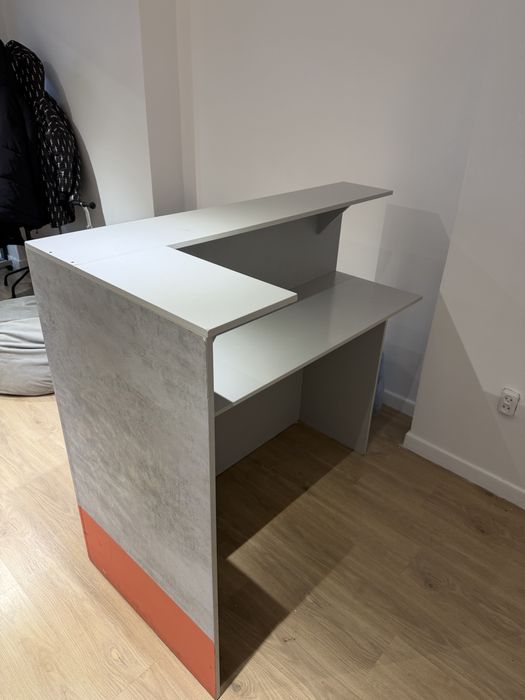 Продаётся ресепшн (стойка администратора)