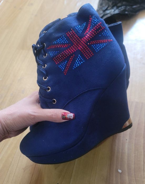 Привозные качественные ботинки очень удобные