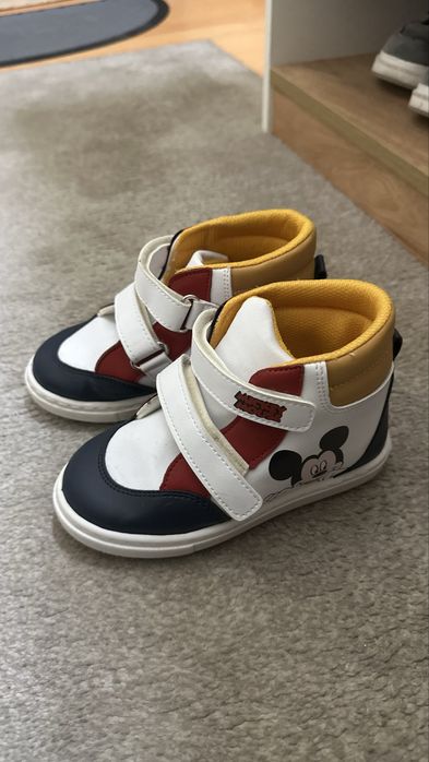 Детские кроссовки Disney