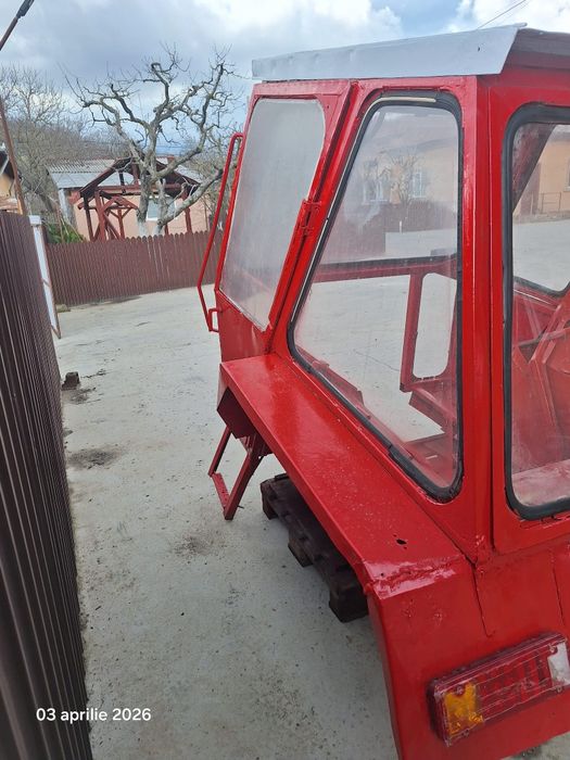 Cabină tractor.   .