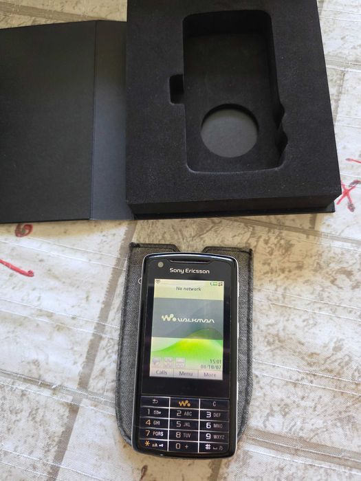 Telefon Sony Ericsson W960i cu touchscreen (pt colecționari) - impecabil, full box