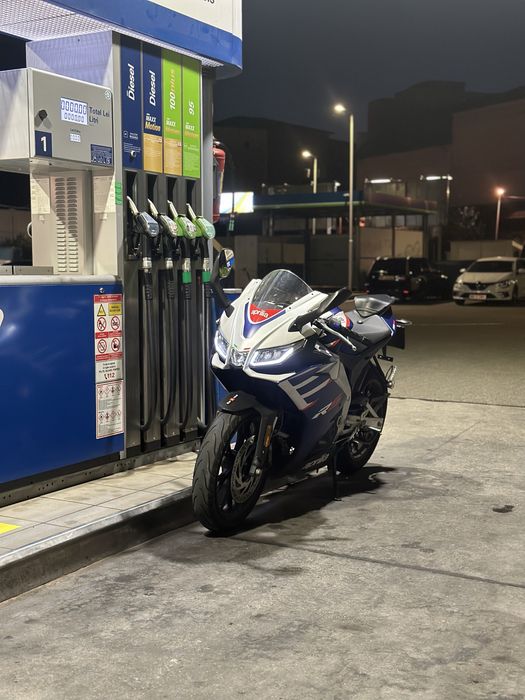 Motocicleta Aprilia rs 125