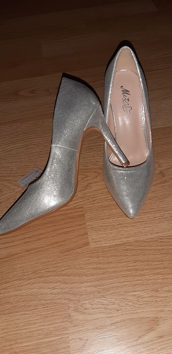 Pantofi eleganți