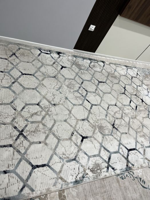 Ковер 1,8/2,8.  .