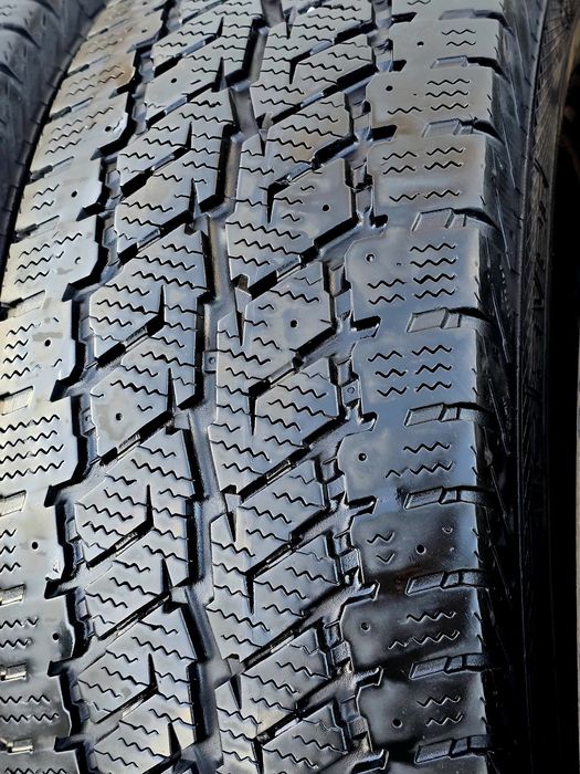 205 65 16 c gislaved 2 бр.