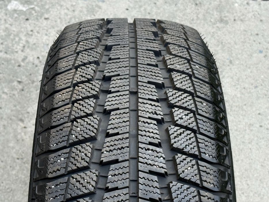 215|65 R16. Hilo Arctic.