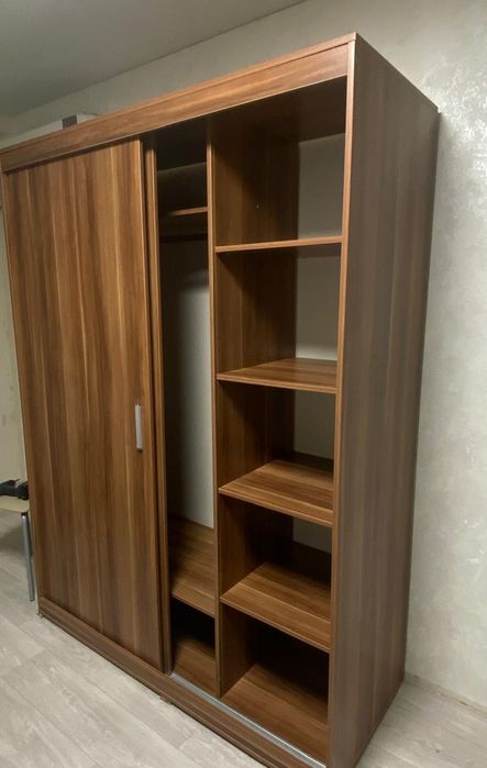 Шкаф для одежды.