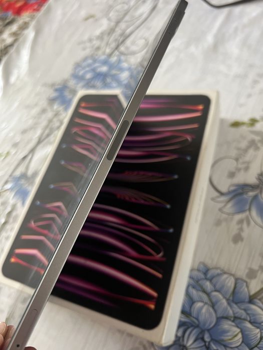 Продам айпад  11 про м2