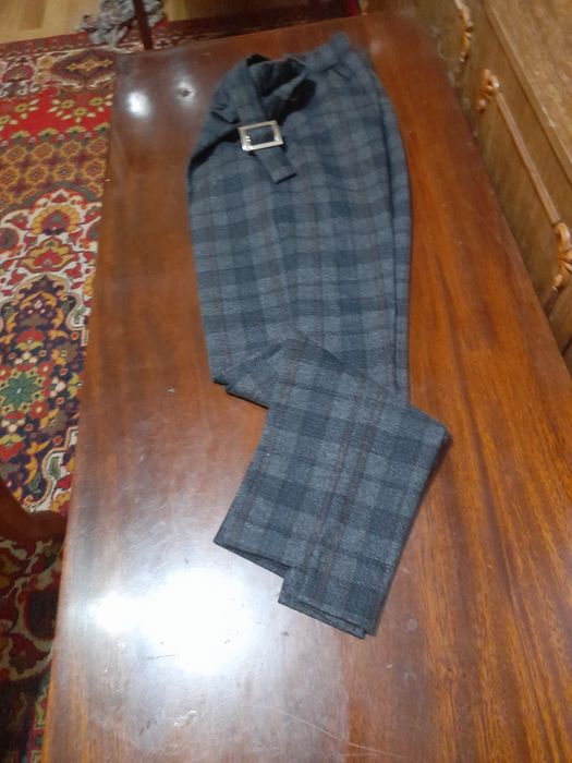 Брюки женские  зимние в клеточку.