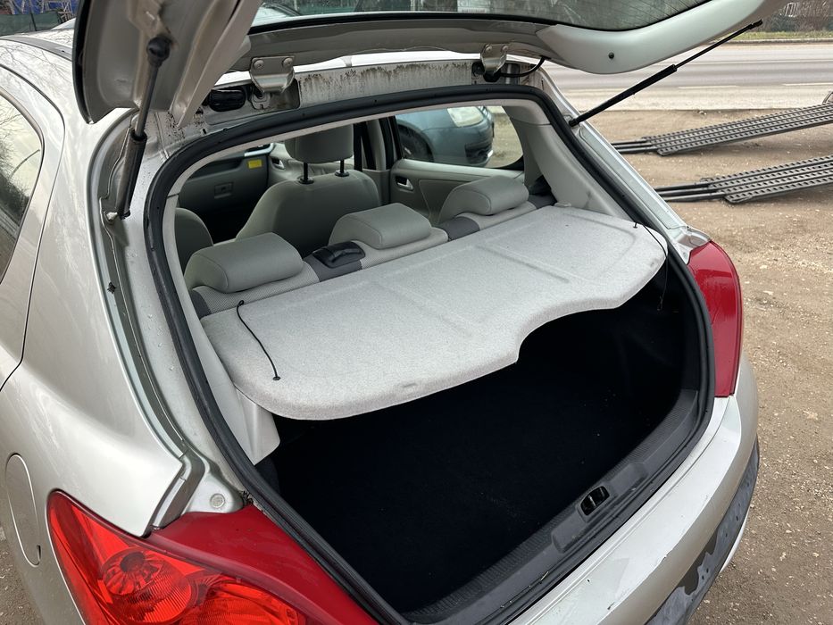 Кора за багажник за Пежо 207 хечбег!