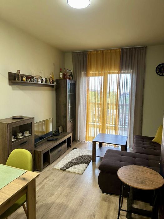 Двустаен обзаведен апартамент за продажба в жилищна сграда в Банско