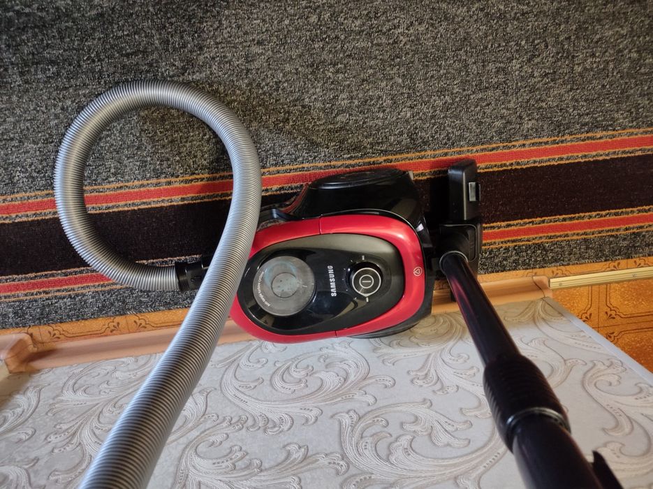 Продается пылесо Samsung