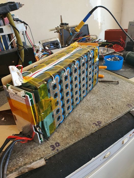 Изработвам батериини пакети за електрически-велосипеди