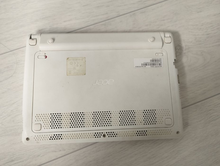 Продам нетбук aspire one
