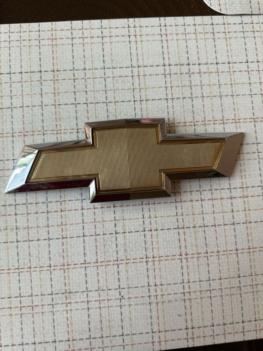 Chevrolet Cobalt orqa tomon logosi