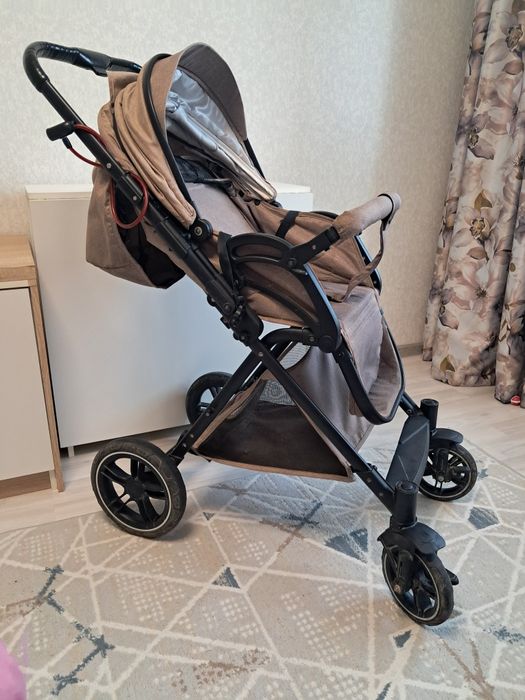 Продам коляску от 0 до 3 лет