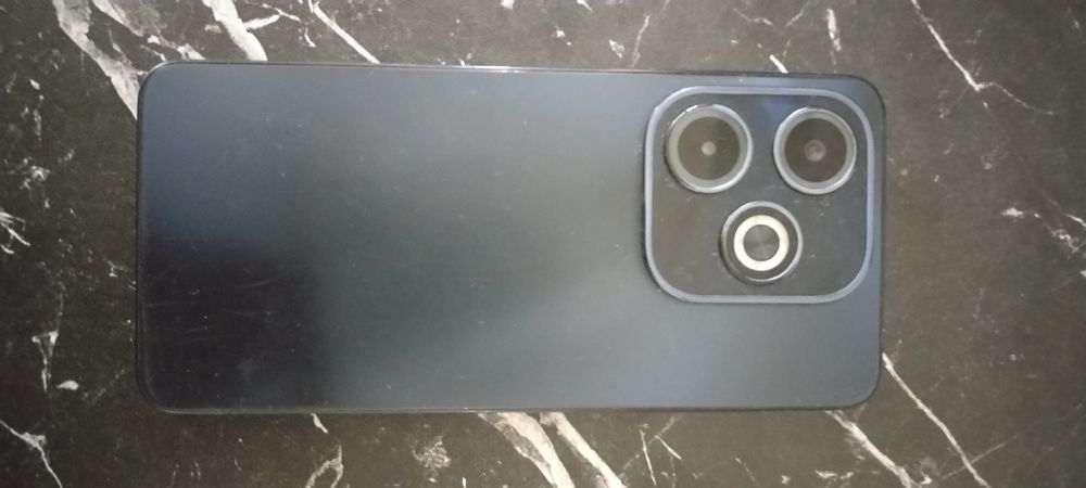 INFINIX HOT 40i                                              .