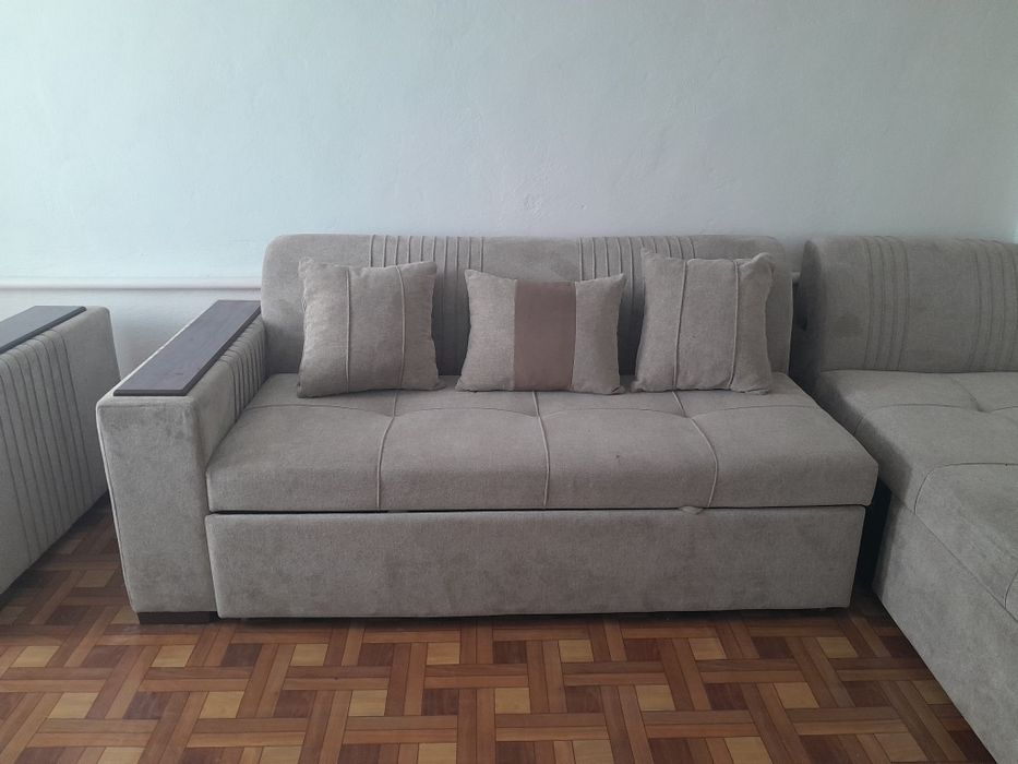 Продаётся диван.