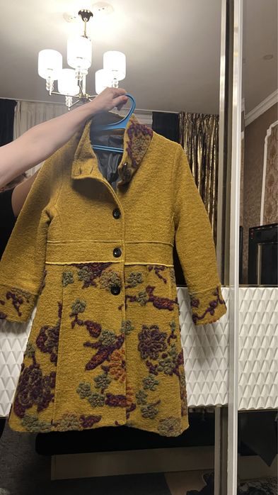 Пальто кожаный жалет