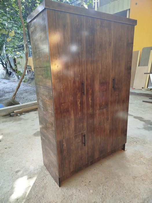 3 eshikli 50% laminat shkaflar