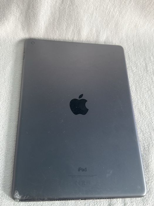 ЗА ЧАСТИ! Таблет Айпад , ipad 10.2 (2021) Wi-Fi 9th А2602 , 64GB , Ipad A2602