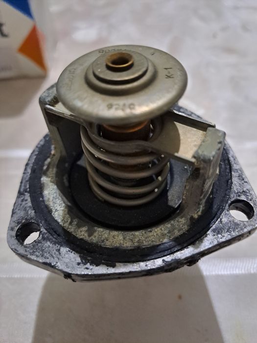 Термостат на опель вектра