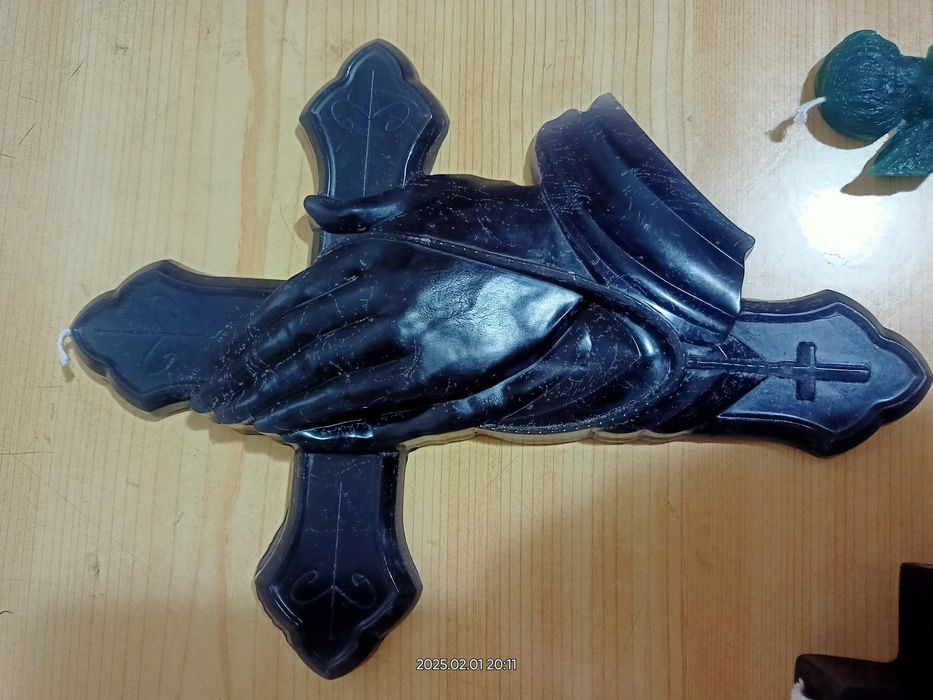 Разноцветни ароматни свещи с Богородица и Младенеца