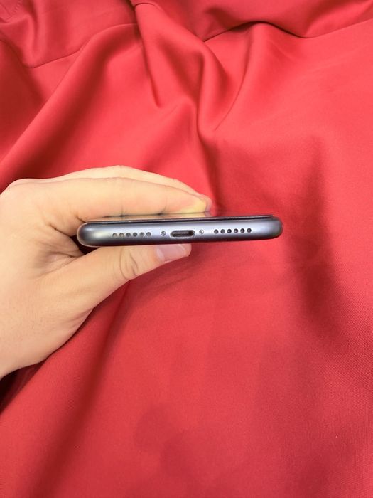 Iphone 11 black , 128gb LLA