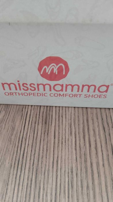 Нови обувки естествена кожа    
 р-р 39