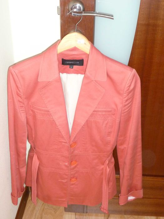 Продам комплект: жакет и юбка бренда Perspective